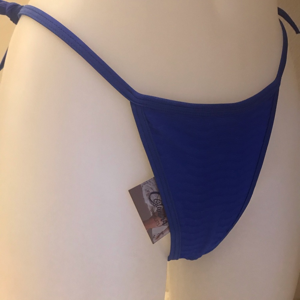 Bikini - Picture 5 of 7